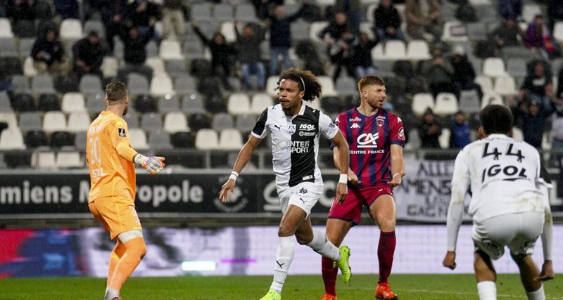 L'En Avant Guingamp : Teddy Averlant critique l'Amiens SC et exprime ses ambitions