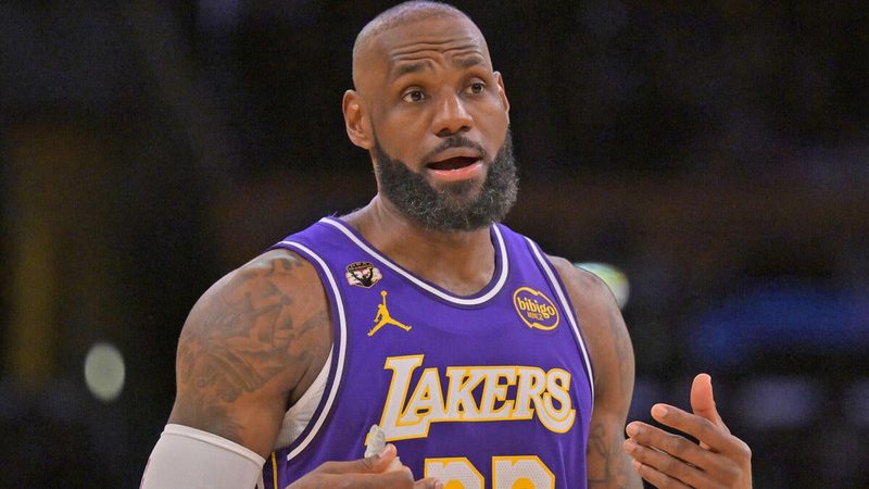 LeBron James Eyes Reunion with Cavaliers as Lakers Exit Looms