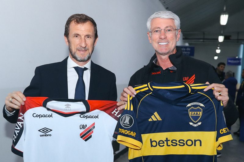 Boca Juniors supera Athletico-PR em amistoso emocionante na Argentina