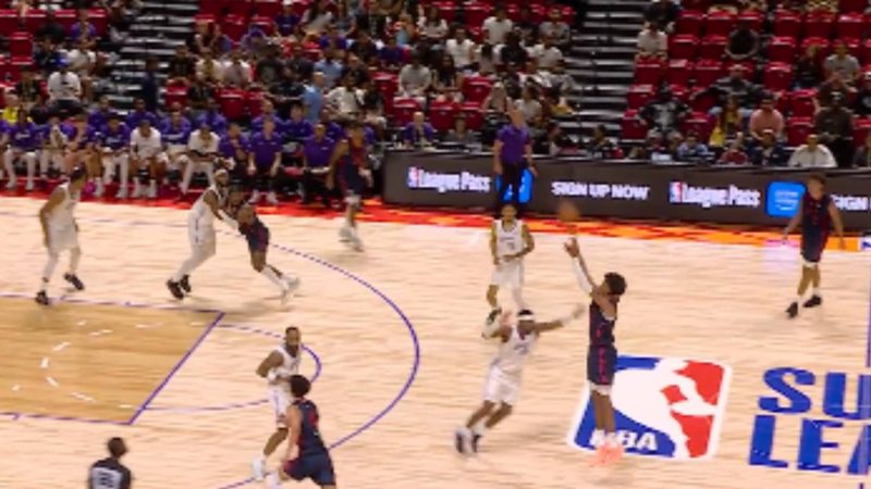 Baba Miller brilla en la NBA Summer League con un triple impresionante y 15 puntos