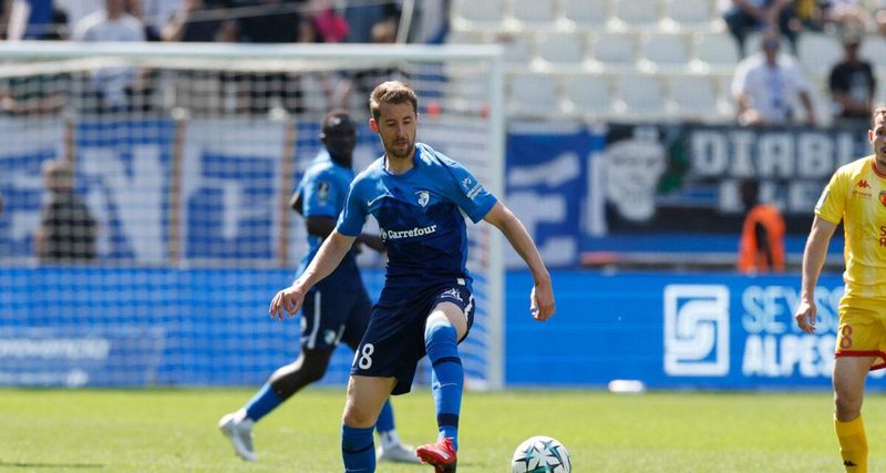 L'ASSE renforce son effectif avec Aron Csongvai, Jessy Benet rejoint le Pau FC