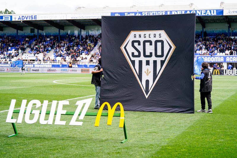 Le SCO Angers perd son talent Max-Edgar Chabot, convoitise de Manchester City