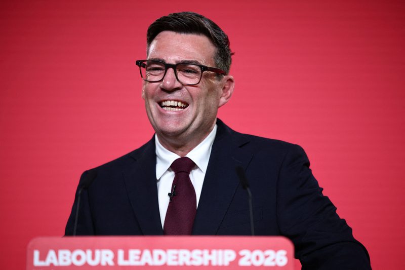 Andy Burnham revela sua paixão pelo futebol e a conexão com Liverpool