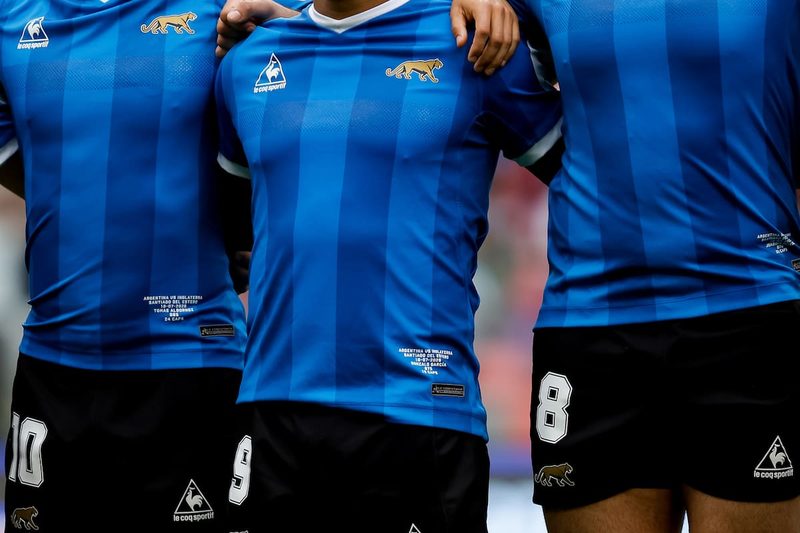 Un gesto de redención: Los Pumas rinden homenaje a Maradona con una camiseta histórica