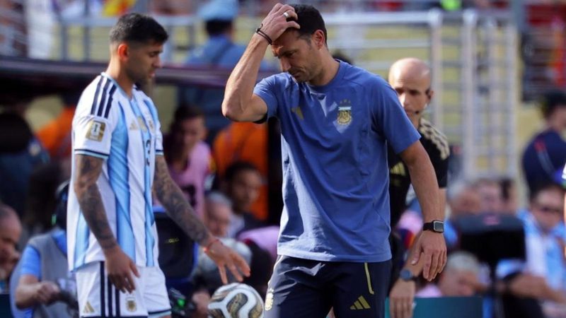 Scaloni desmiente rumores de conflictos en la selección: "No me creo lo que me preguntas"