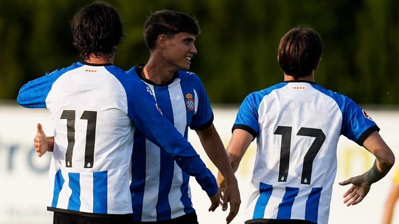 El Espanyol brilla con una goleada contundente ante el Pau FC
