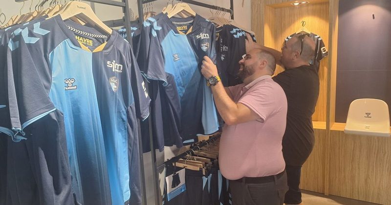 Le nouveau maillot du HAC : des avis partagés parmi les supporters