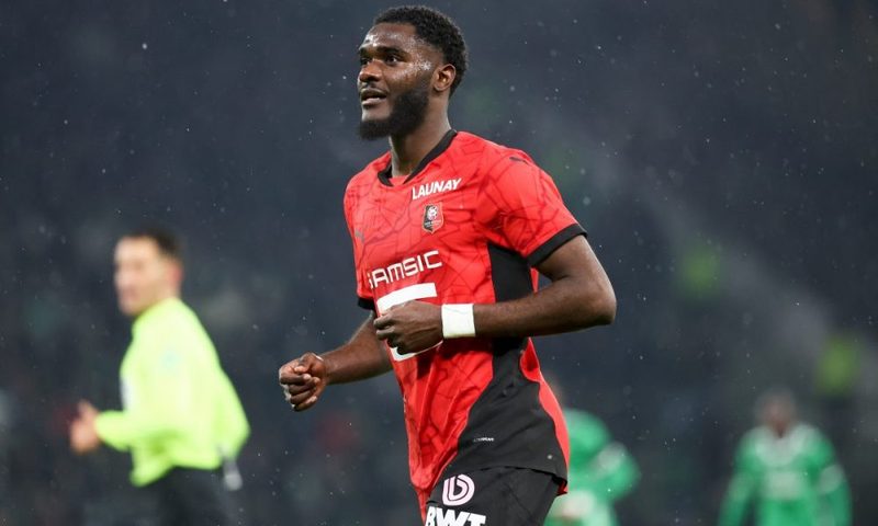 Lilian Brassier, l'ancien de l'OM, attire l'attention du Deportivo La Corogne