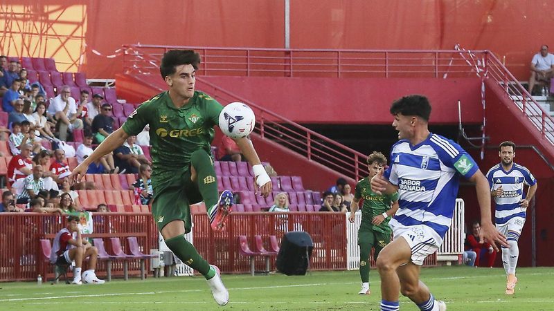 José Antonio Morante brilla en su debut como titular con el Real Betis