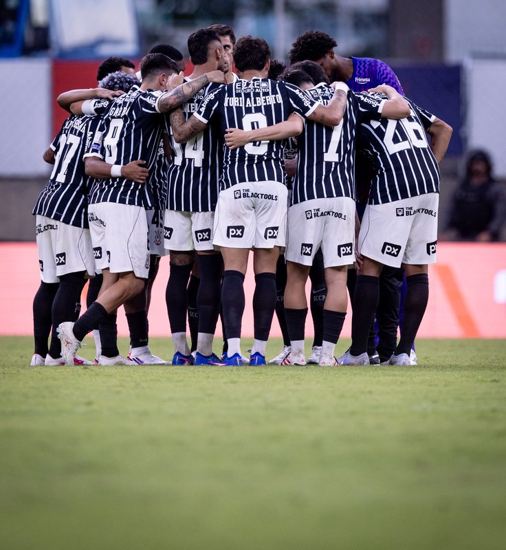 Corinthians enfrenta sufoco, mas segura empate contra o Bahia em jogo decisivo