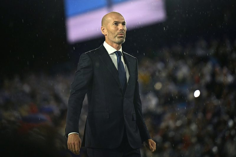 Zinedine Zidane guida la Francia fino al 2030: nuova era per i Bleus