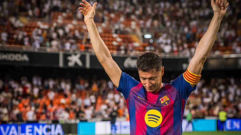 Lewandowski renuncia a 200 millones por su amor al Barça