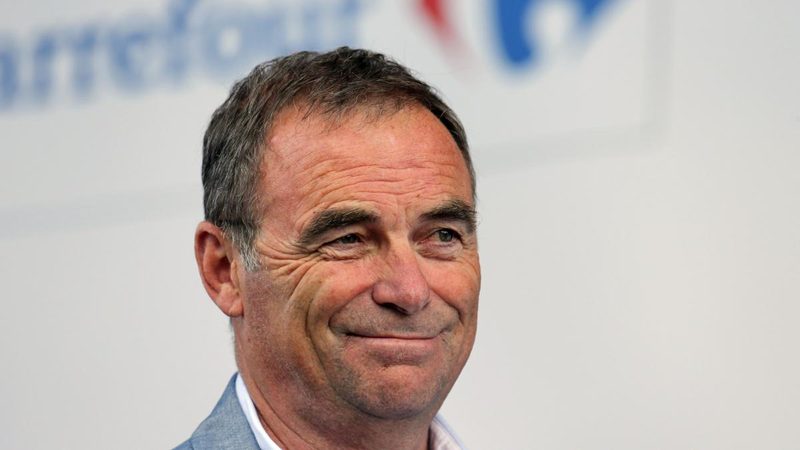 Hinault elogia Pogacar: "Il suo ciclismo è poesia, una sfida tra leggende sarebbe un sogno"
