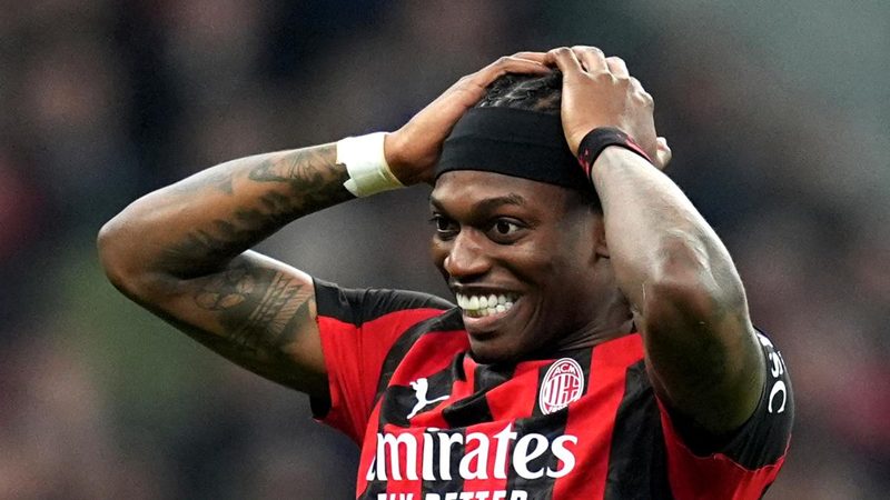 Il Fenerbahçe punta forte su Leao: offerta da 40 milioni e ingaggio da sogno