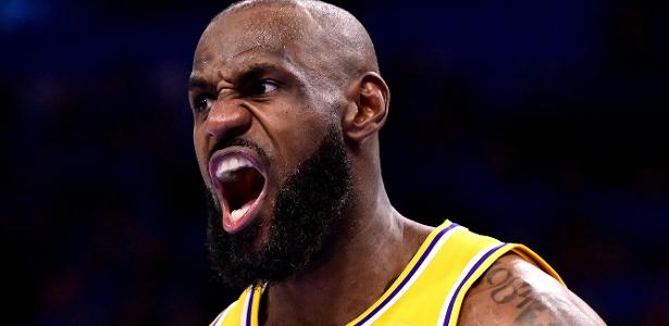 LeBron James nos 76ers: novos recordes e a chance de jogar com seu filho