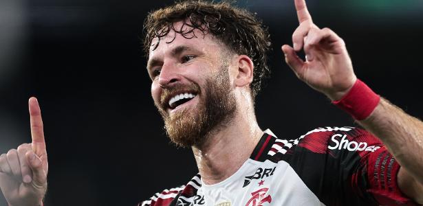 Flamengo enfrenta dilema: vender Léo Pereira por lucro ou manter zagueiro essencial?