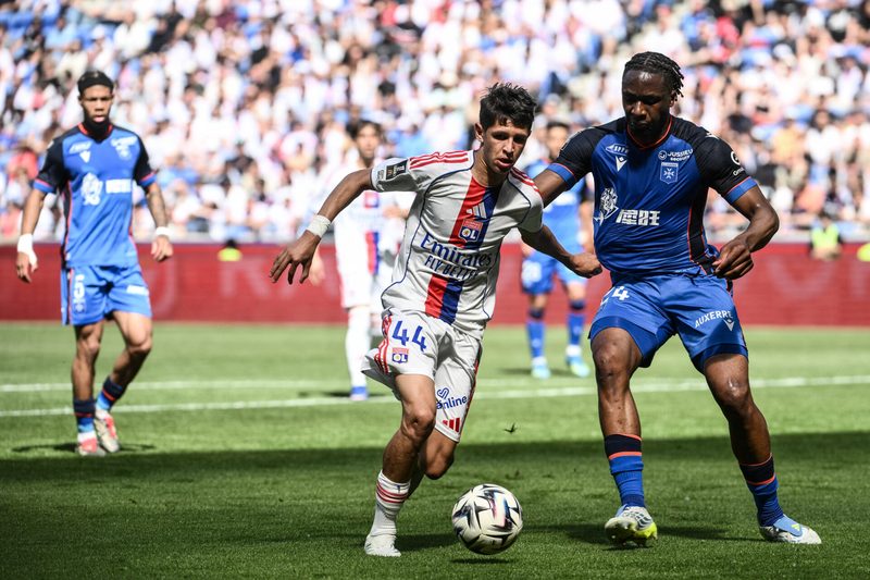 L'OL attend son match contre l'AJ Auxerre en fonction du résultat contre le Sparta Prague