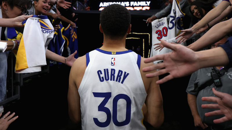 Warriors Risk Wasting Stephen Curry's Final Prime Years with Lack of Aggressive Moves