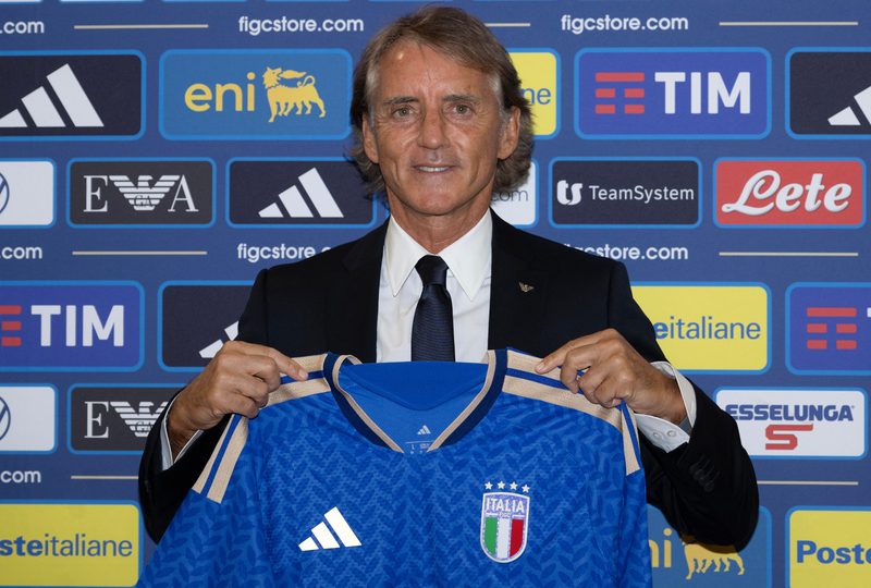 Roberto Mancini retorna à seleção italiana com foco em títulos e reconquista da torcida