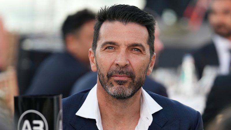 Buffon respalda a Mancini como la clave para revivir a Italia