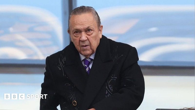 David Sullivan Faces Fan Backlash Yet Plans to Attend West Ham's Cup Clash Against Portsmouth