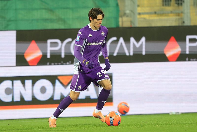 Sassuolo punta su Fortini: operazioni in corso con la Fiorentina per Thorstvedt e Fabbian