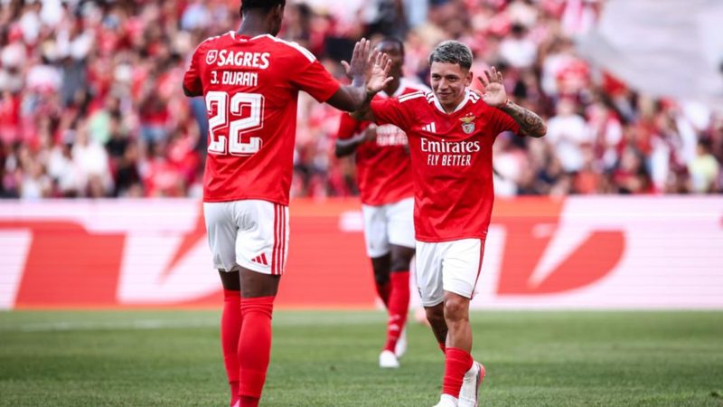 Benfica arrasa al Hearts y se acerca a la fase final de la Europa League