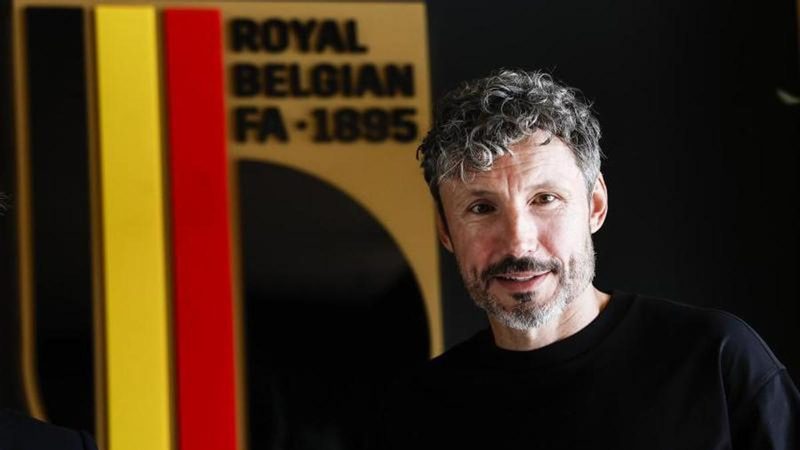 Mark van Bommel asume el reto de dirigir a Bélgica y dialogar con Courtois