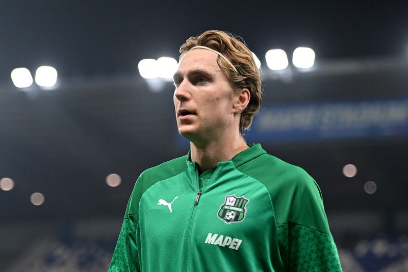 La Fiorentina accelera: trattativa col Sassuolo per Thorstvedt a 15 milioni