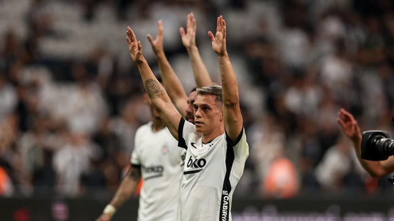 Salah e Vlahovic in campo nei playoff di Europa League: sfide decisive per il futuro