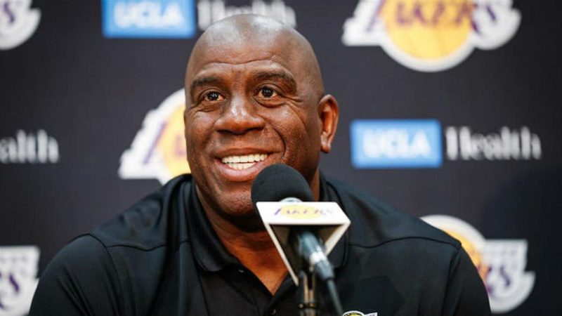 Magic Johnson respalda a los nuevos propietarios de los Lakers tras la histórica venta
