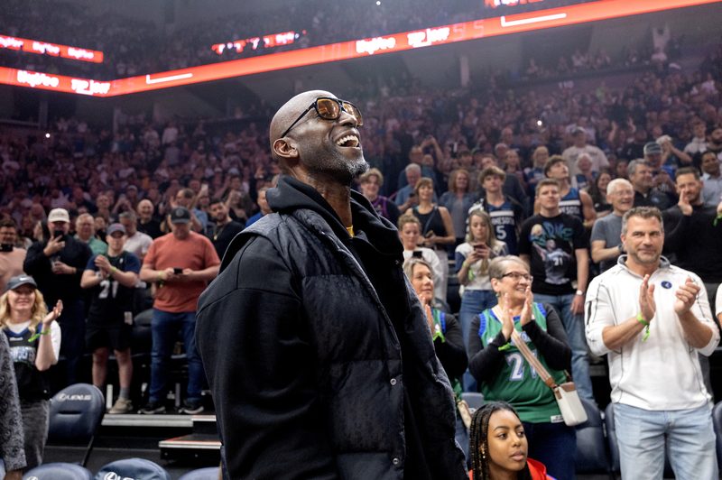 Timberwolves celebra Kevin Garnett com aposentadoria da camisa 21 em fevereiro