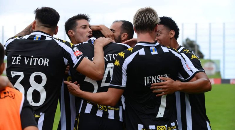 Nacional brilha com gols brasileiros e conquista vitória sobre o Estoril
