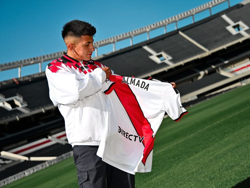 River busca renacer con la magia de Almada ante un Argentinos imbatible