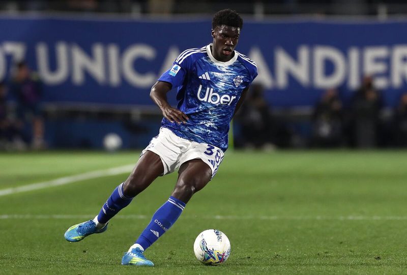 L’Everton mostra interesse per Assane Diao: contatti con il Como in corso
