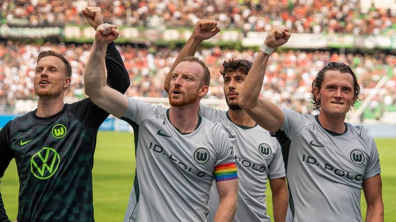 VfL Wolfsburg feiert Teamgeist nach mühsamem Sieg gegen Hannover 96