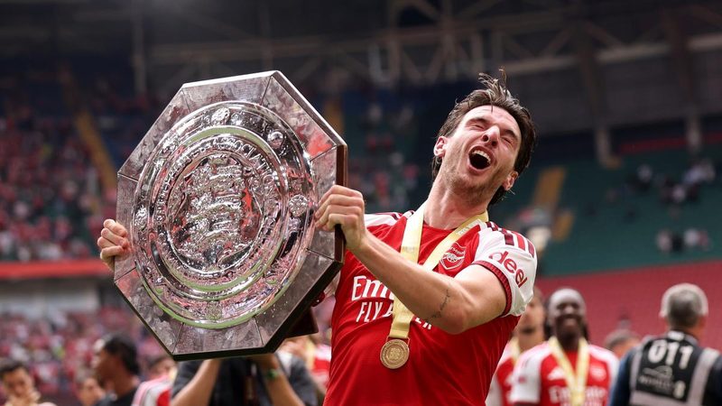 Arsenal domina il Community Shield mentre infuriano le polemiche in Championship