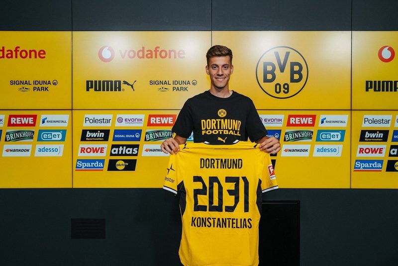 Torcedores do PAOK protestam contra venda de Giannis Konstantelias ao Dortmund
