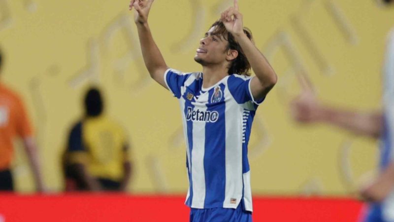 Rodrigo Mora aterriza en Italia para sellar su fichaje por la Roma