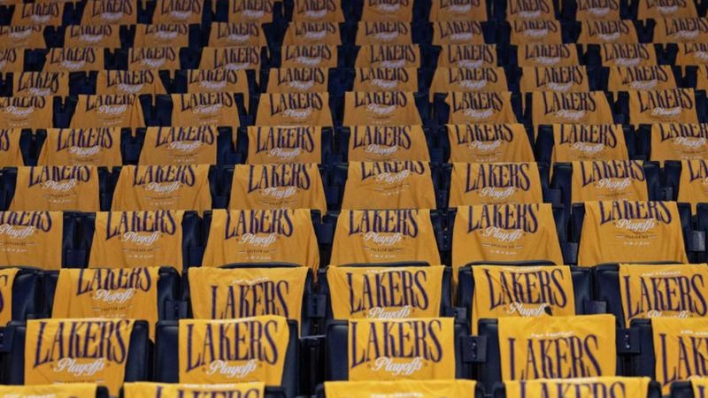Conflicto familiar y multimillonarios en la venta de los Lakers: un drama en la NBA