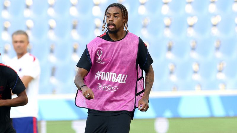 PSG Sidelines Bradley Barcola Amid Liverpool's Serious Bid for the Winger