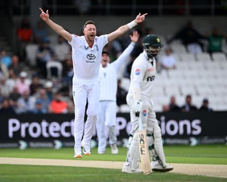 Historic Opening Day: England Dominates Pakistan in First Test at Headingley