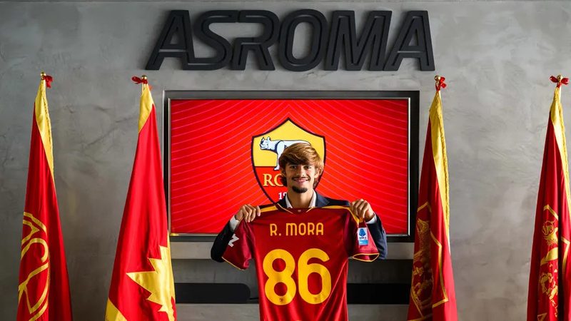 Rodrigo Mora si presenta: "Voglio ringraziare la Roma e Porto, sogno la Champions"