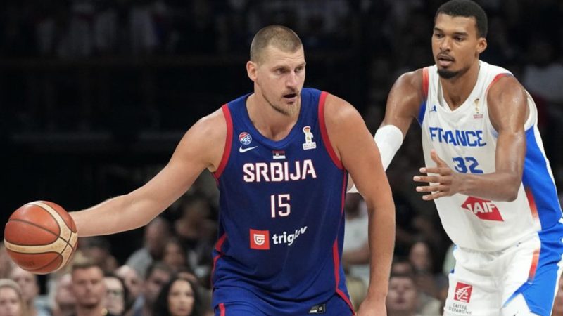 Nikola Jokic se impone a Wembanyama en un emocionante amistoso entre Serbia y Francia