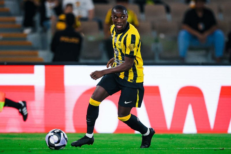 Moussa Diaby escluso dai convocati: futuro incerto tra Leverkusen e Inter