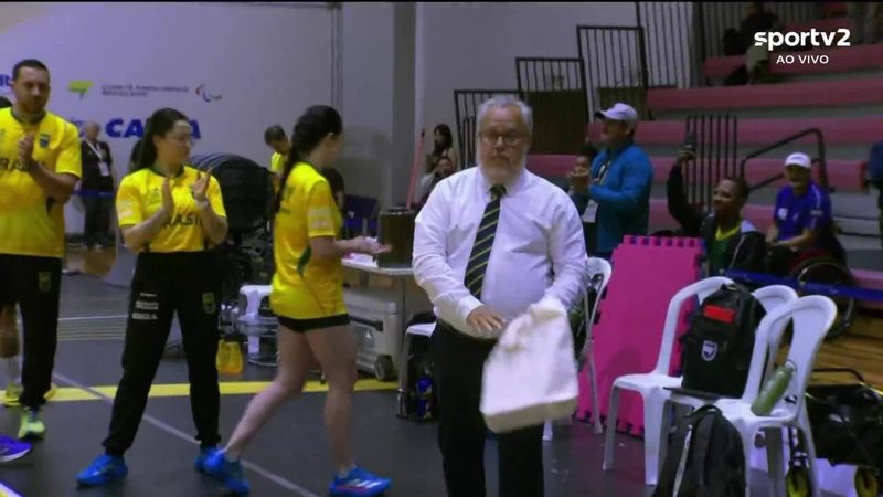 Troca inusitada: técnico do Brasil ganha biscoitos em Mundial de rúgbi