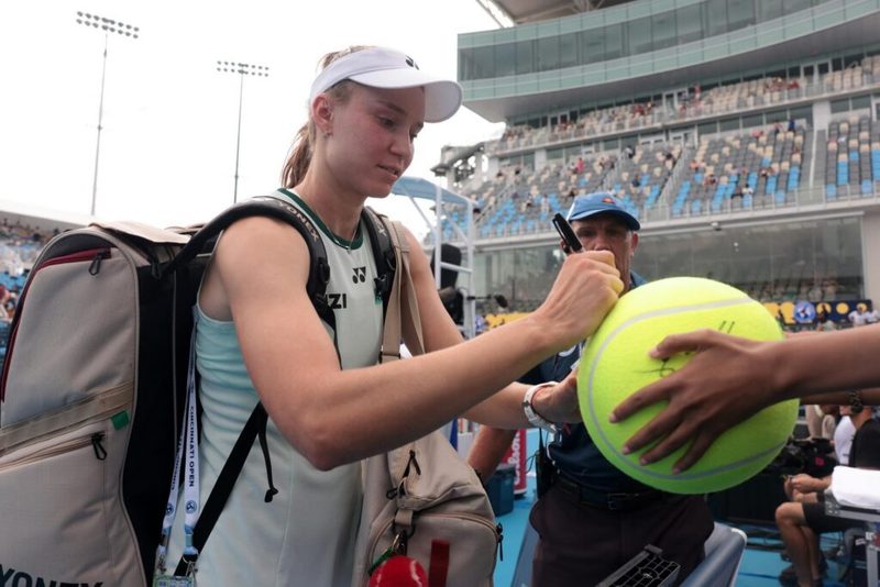 Rybakina busca revanche contra Swiatek em quartas do WTA 1000 de Cincinnati
