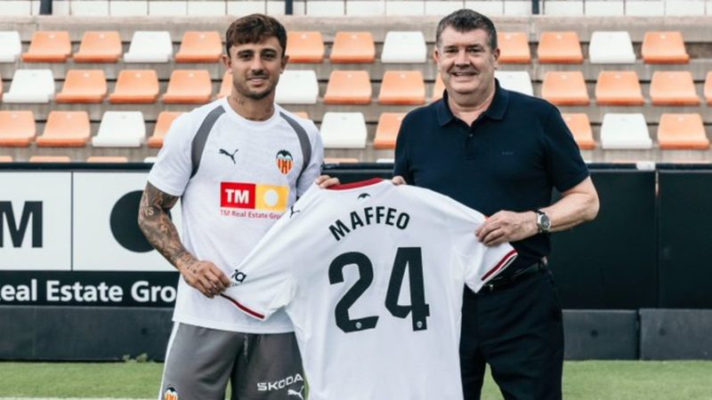 El Valencia refuerza su defensa con la cesión de Pablo Maffeo del Olympiacos