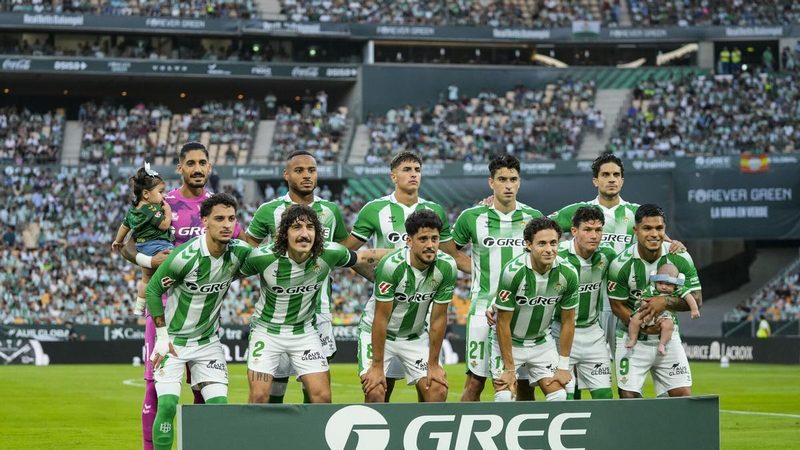 El Betis arranca la liga con victoria ante la Real Sociedad y un Riquelme estelar