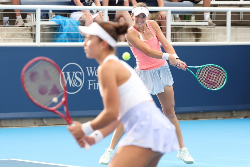 Caty McNally brilha em casa e avança para a semifinal de duplas no WTA 1000